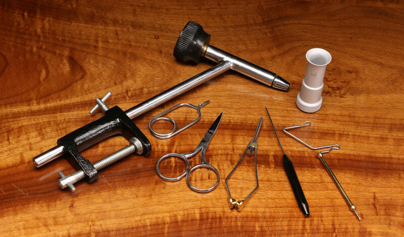 HARELINE FLY TYING MATERIAL KIT WITH ECONOMY TOOLS AND VISE